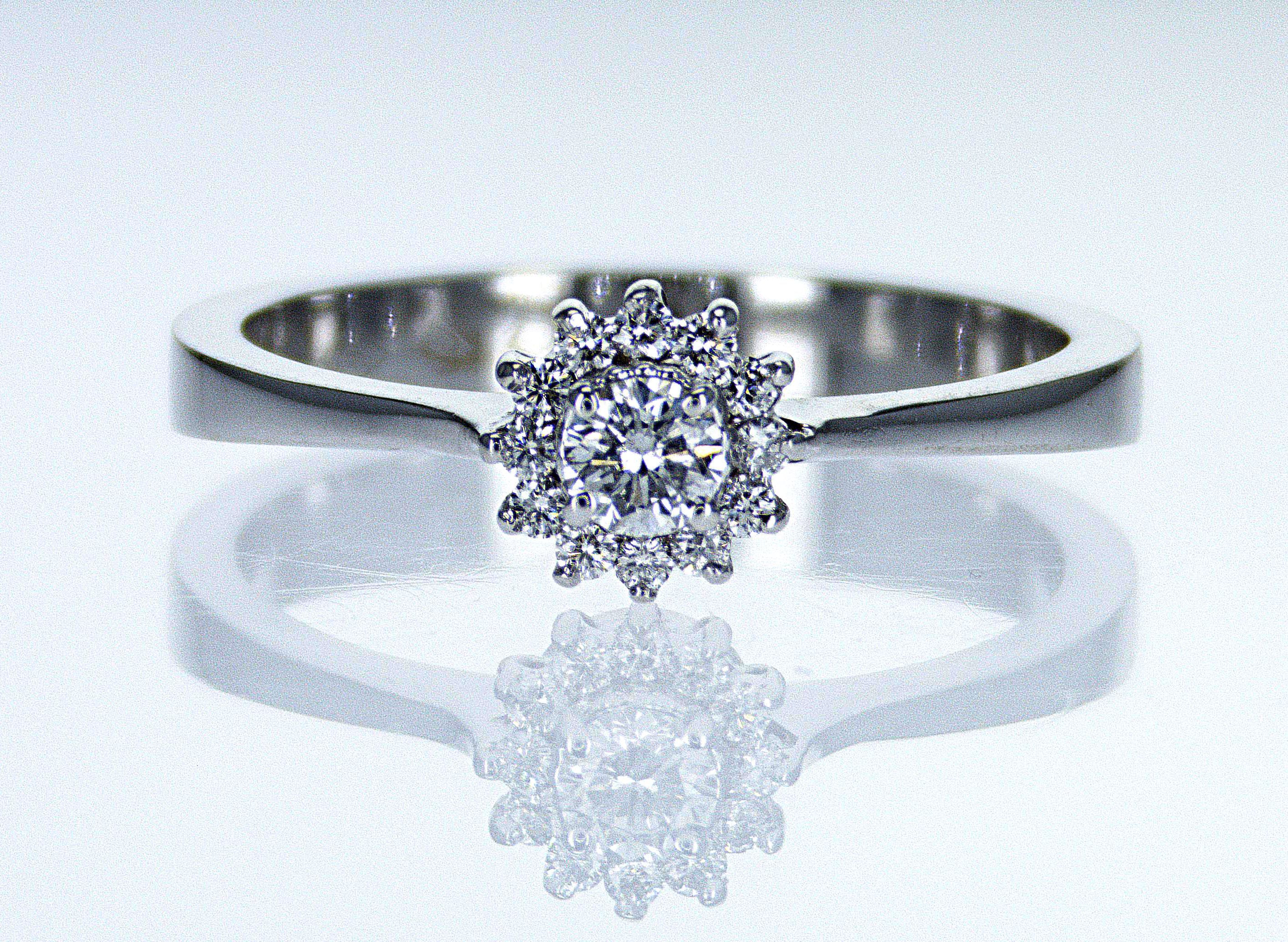 Engagement ring with 0.22ct diamonds, IGL Certified